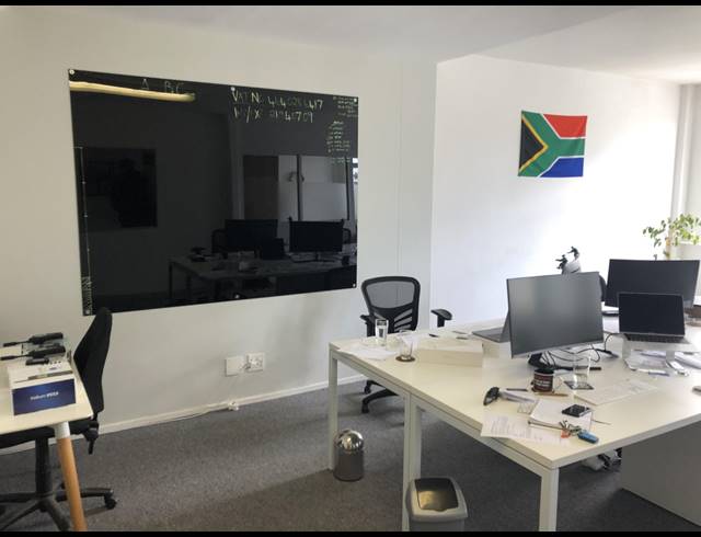 95M² OFFICE FOR SALE IN GARDENS